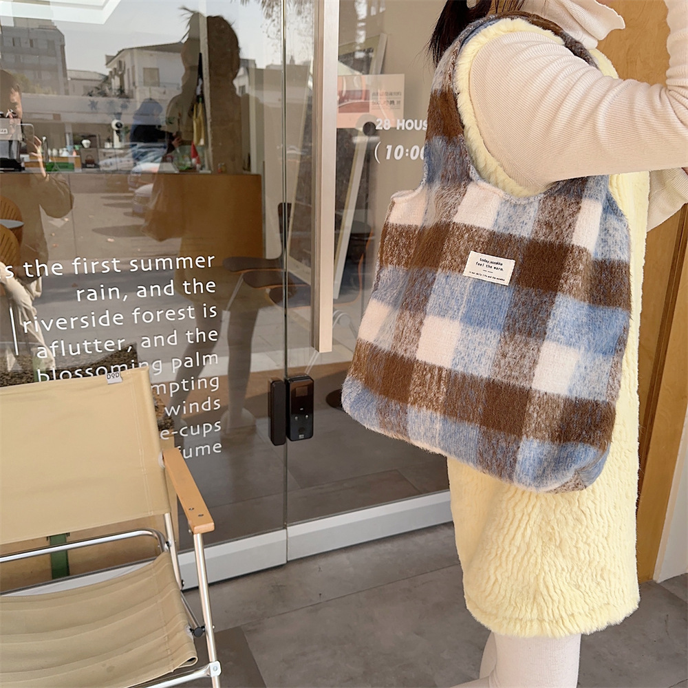 31292 Japanese and Korean large-capacity woolen checkered bag for women, 2023 new Tote bag, commuter and school single-shoulder bag undefined