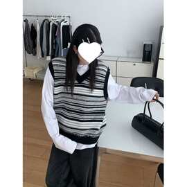 叠穿廓形背心秋季新款复古条纹针织马甲女宽松宽松慵懒风马甲新款