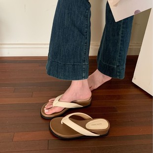 2025 Summer Korean Style Wedge Heel Flip-Flops for Women to Wear Gentle Beach Color Matching Thick-Soled Sandals for Women