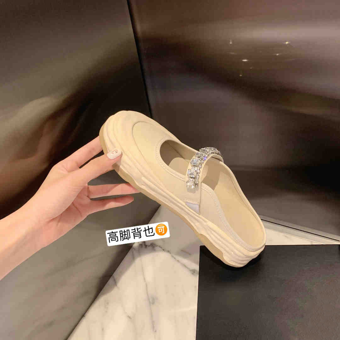 Versión de piel de oveja ~ zapatillas de lona de fondo grueso de diamante de verano para mujeres zapatillas de lona muffin de cuero medio zapatillas medio soporte