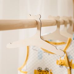 木製の子供の熊のハンガーの熊の木製のハンガーの創意的な家庭のハンガーのdiyの子供の部屋の木製のハンガー