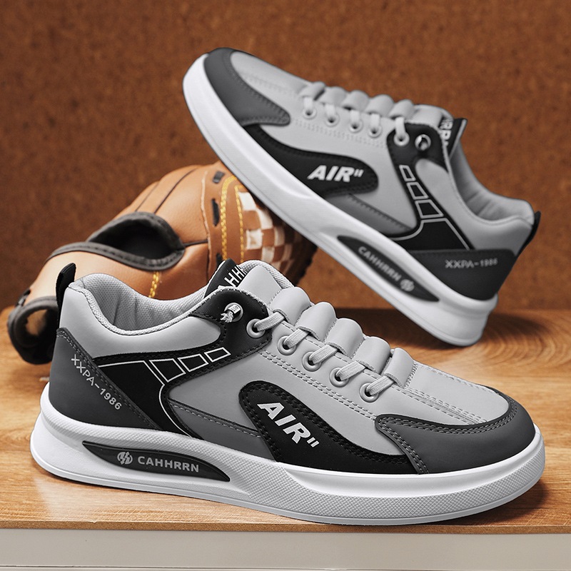 Zapatos de moda para estudiantes de skate de fondo plano de altura baja zapatos de hombre 2025 primavera nuevos zapatos de moda deportivos casuales de cuero para hombres