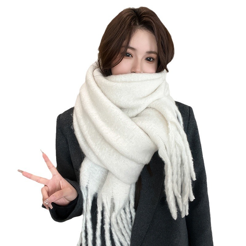 Écharpe châle chaude d'hiver blanche de couleur unie pour femme 2024, nouvelle collection polyvalente de style coréen haut de gamme_voghion.com