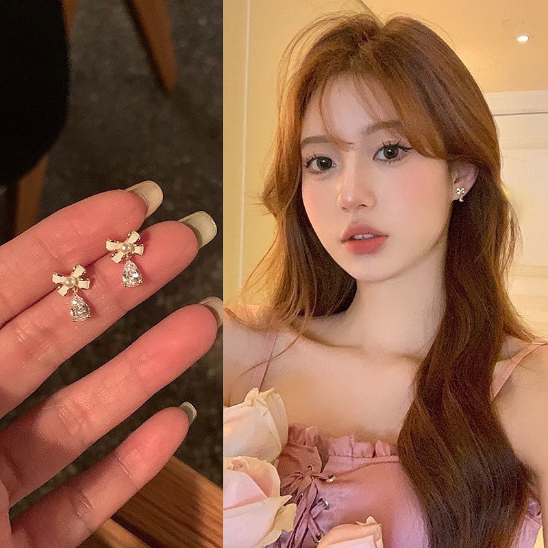 Sophisticated small cute universal earrings with bow pearl…