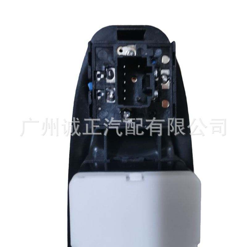 Suitable for Hyundai Accent car main driving window assembly window regulator switch 93570-25020