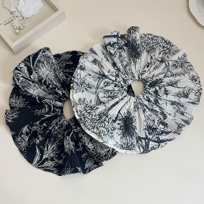 Elastico per capelli stampato con blocchi di colore in stile foresta con una delicata texture arricciata, squisito accessorio per chignon, versatile e_voghion.com