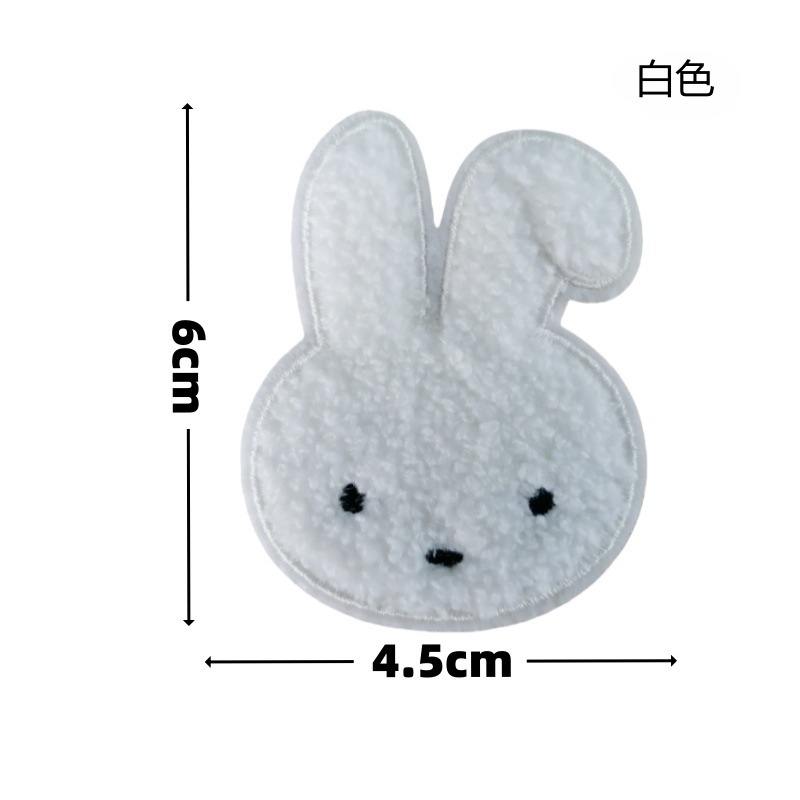 작은 흰색 곡선 귀 토끼 재봉 모델