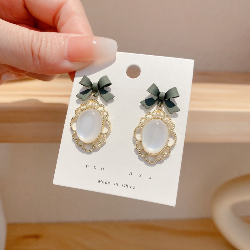 Pendientes de aleación moda coreana, estilo lujo ligero, ideales para puestos callejeros, mercado nocturno y ventas en vivo, al por mayor