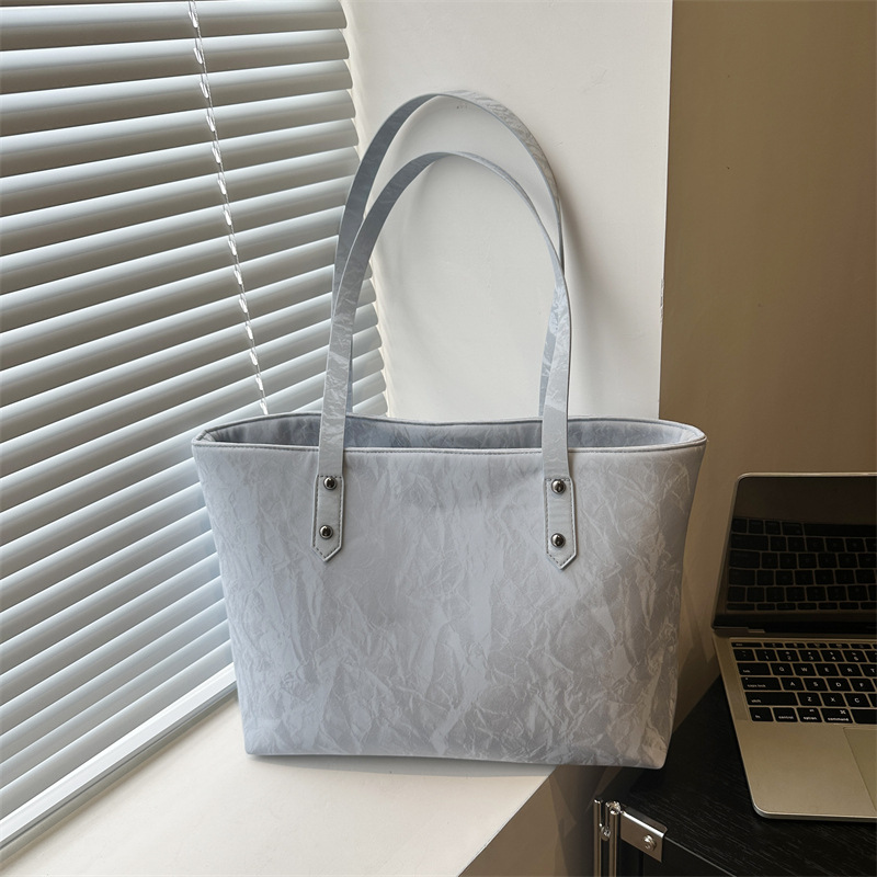 Bolsa de viaje de ocio, bolsa de moda simple de gran capacidad para mujeres, 2024 nuevo bolso de hombro de moda a principios de otoño