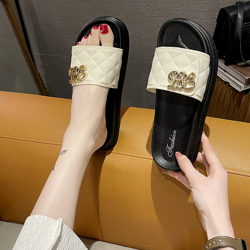 2024 New Style Slippers for Women, Outdoor Wear PVC Flat Bottom Slippers Fashion Rhombus Sandals Women's One-Strap Thick Bottom Slippers Women 