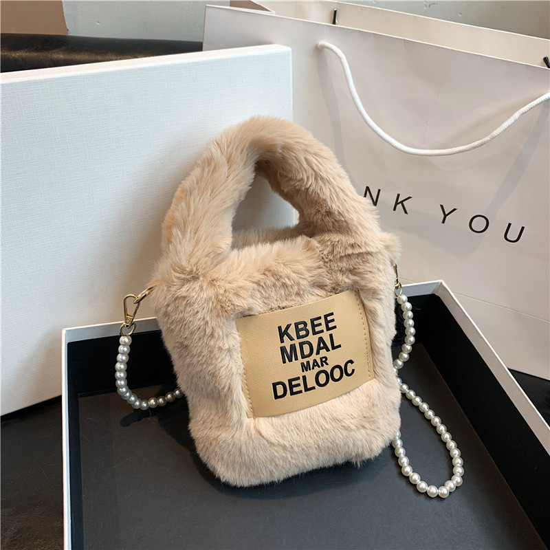 2023 New Winter, Autumn, Winter Versatile, High end, and Small Crowd Crossbody for Women Plush Bucket Chain Bag_voghion.com