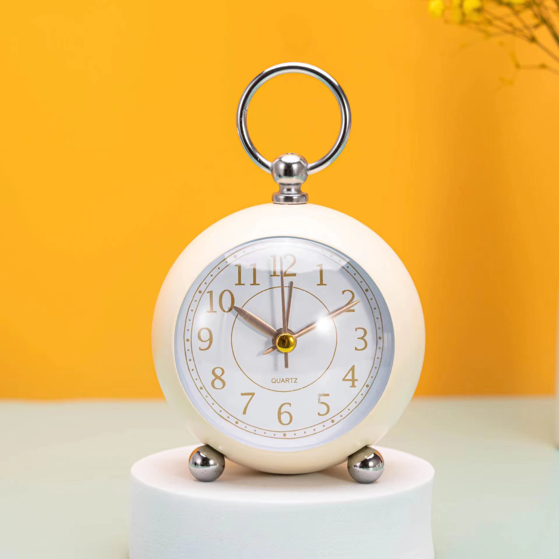 Fábrica al por mayor metal nórdico creativo simple despertador decoración sala de estar dormitorio estudiante niños despertador electrónico