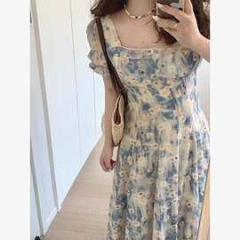 法式油画碎花短袖新女方领蓝色连衣裙款收腰显瘦初恋中长裙纽扣饰