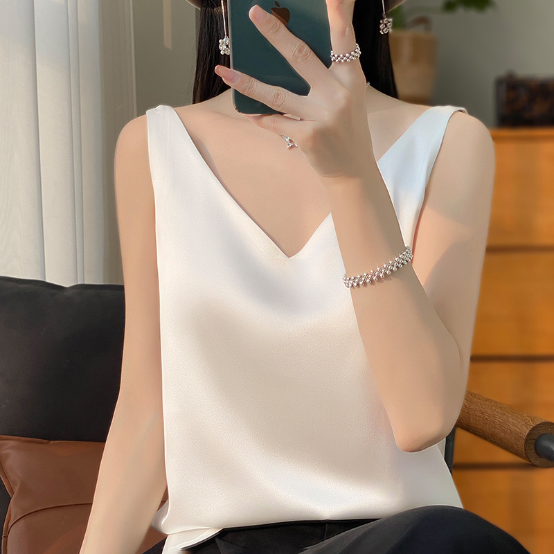 Satin Shoulder Camisole Women's 2025 Summer New V-Neck Short Style Elegant Sleeveless Suit with Top T-Shirt