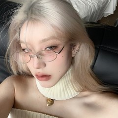 楕円形の小さい枠の金糸の銀色の近視の眼鏡の男女の日本系の復古の写真を撮るすっぴんの装飾の平光の鏡は度数があります。