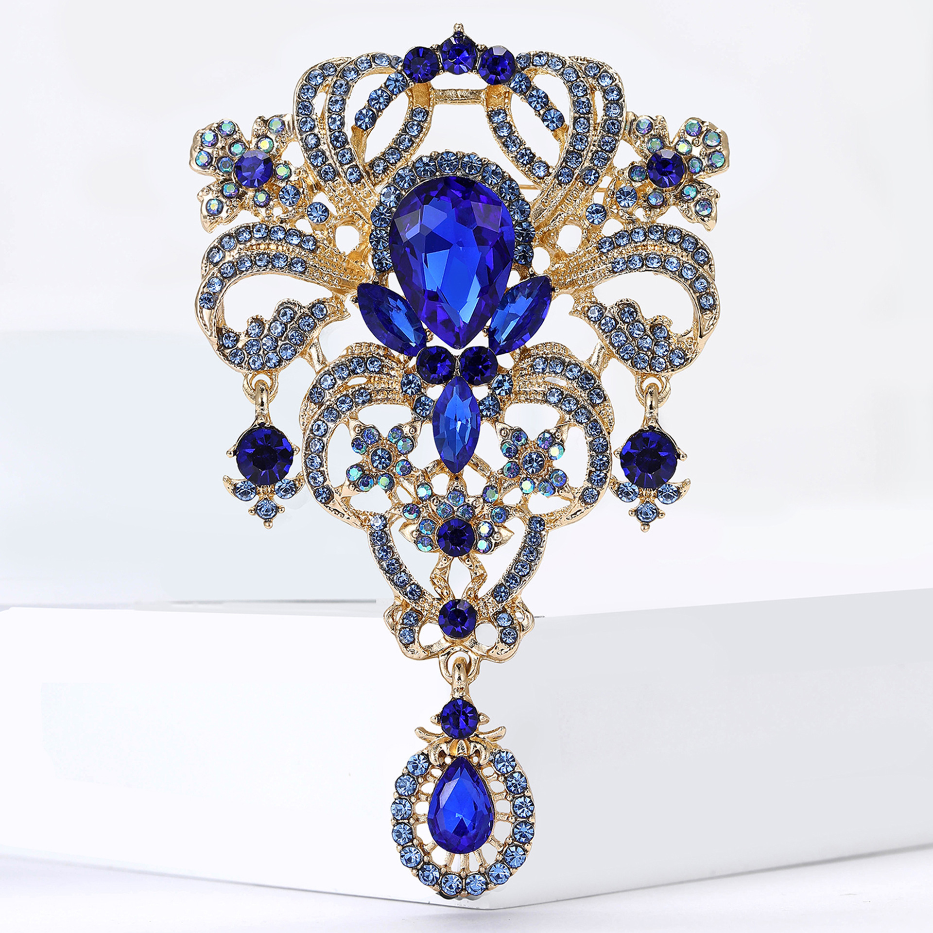 Hochwertige, luxuriöse Brosche im Palaststil aus Glas, modisches und elegantes Accessoire für Damenbekleidung._voghion.com