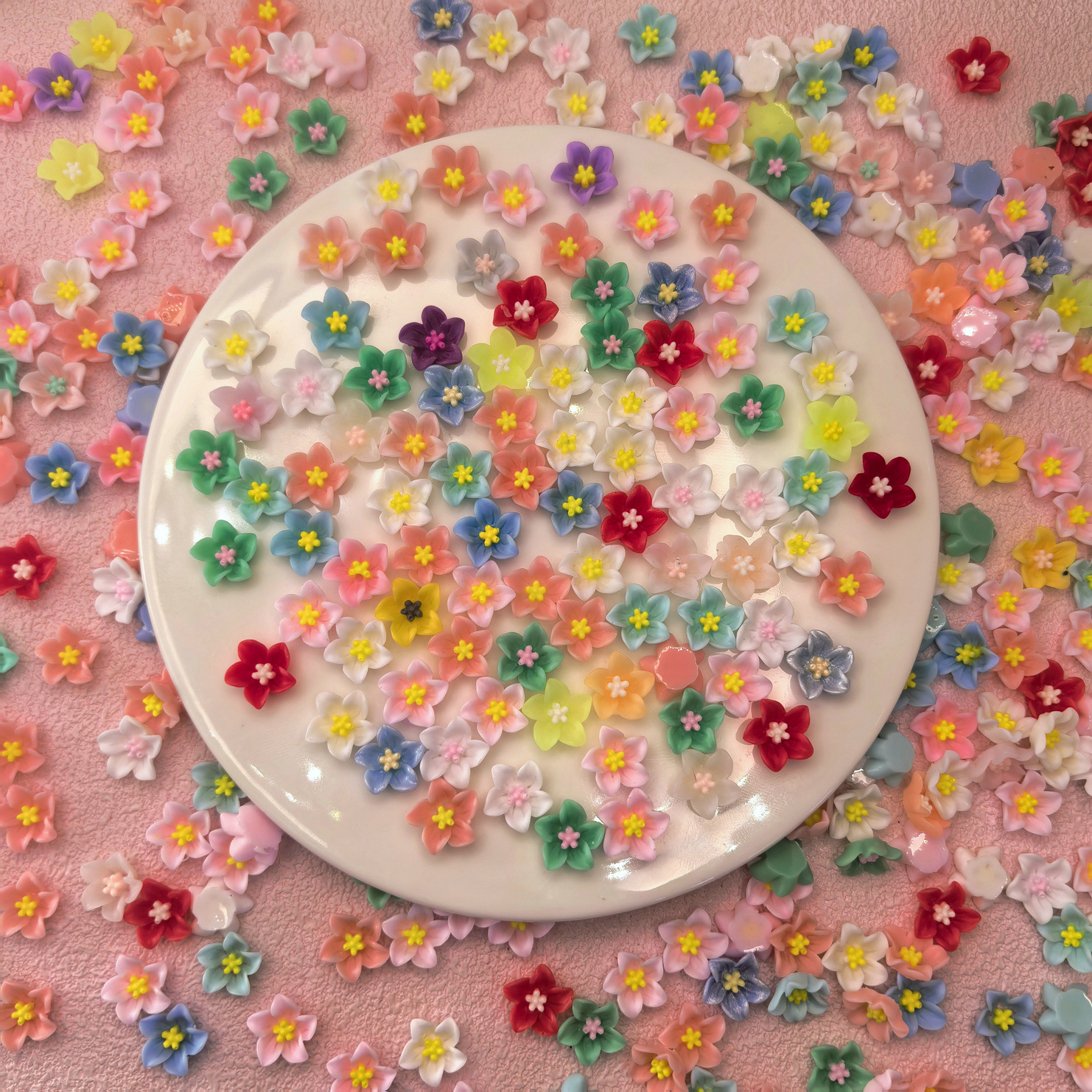 树脂配件新款百合五瓣花美甲DIY手机壳奶油胶发夹发饰配件批发