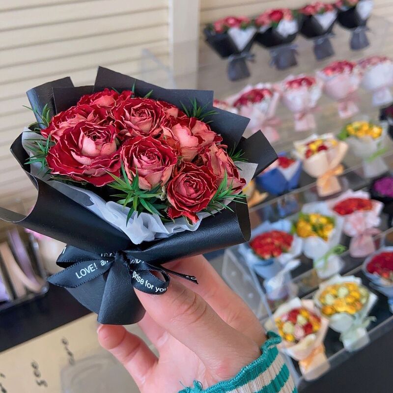 Mini Exquisite Car Air Outlet Aromatherapy Ornaments Dried Flowers Small bouquet of real flowers Air-dried roses Valentine's Day gift Mini Exquisite Car Air Outlet Aromatherapy Ornaments Dried Flowers Small bouquet of real flowers Air-dried roses Valentine's Day gift