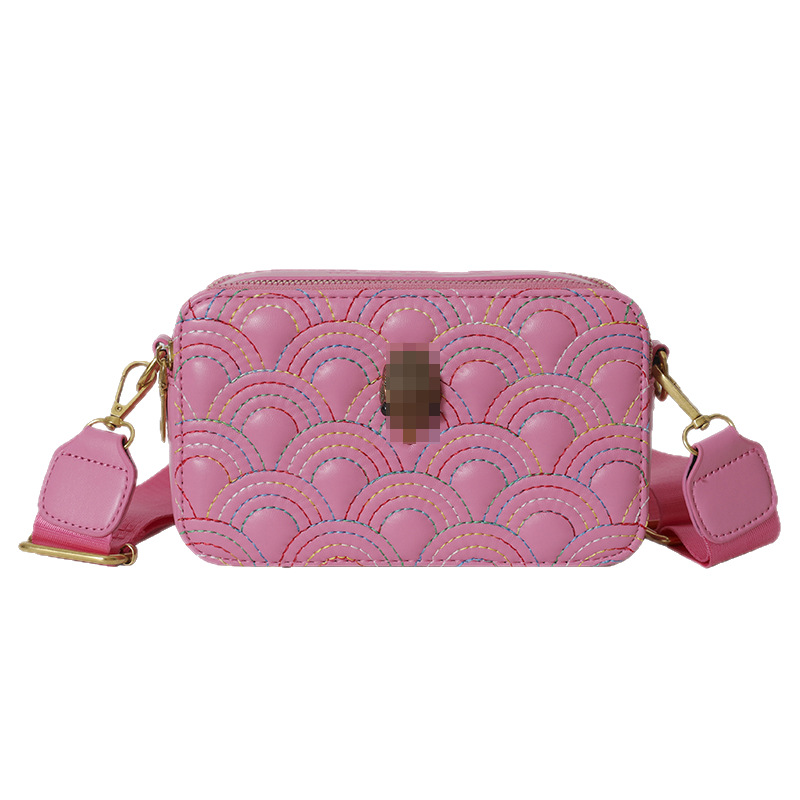 Bolso de hombro transfronterizo, diseño de nicho femenino, moda, tendencia, bolso de mensajero, cinturón de hombro ancho tallado de alta gama, bolso cuadrado pequeño para cámara