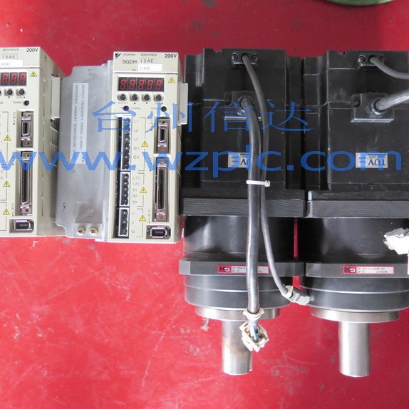 安川伺服电机SGMPH-15AAAG16B+CP-32A-5-J604B-SP+SGDH-15AE