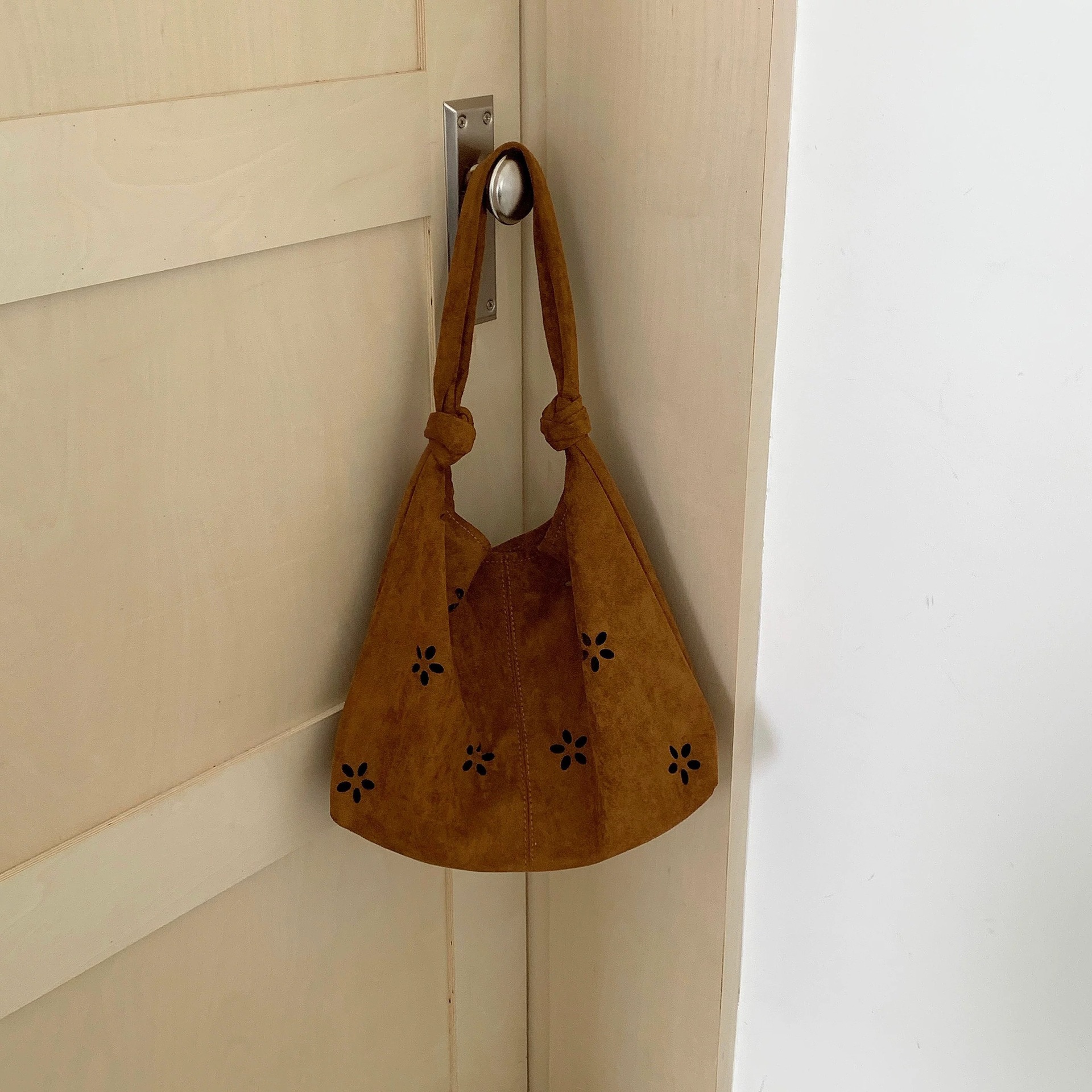 Korean Style Lazy Suede Hollow-Out Underarm Bag For Women 2025 New Retro Large Capacity Shoulder Tote Bag