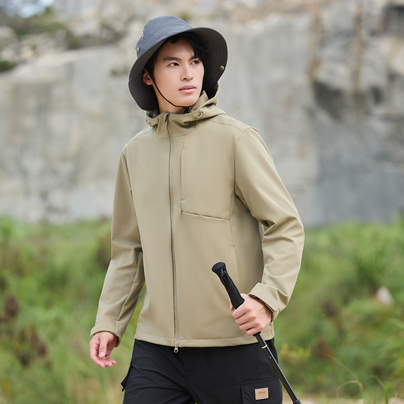 High-Quality Casual Sports Fashion Jacket 2025 New Outdoor Mountaineering Running Windproof and Waterproof Soft Shell Jacket