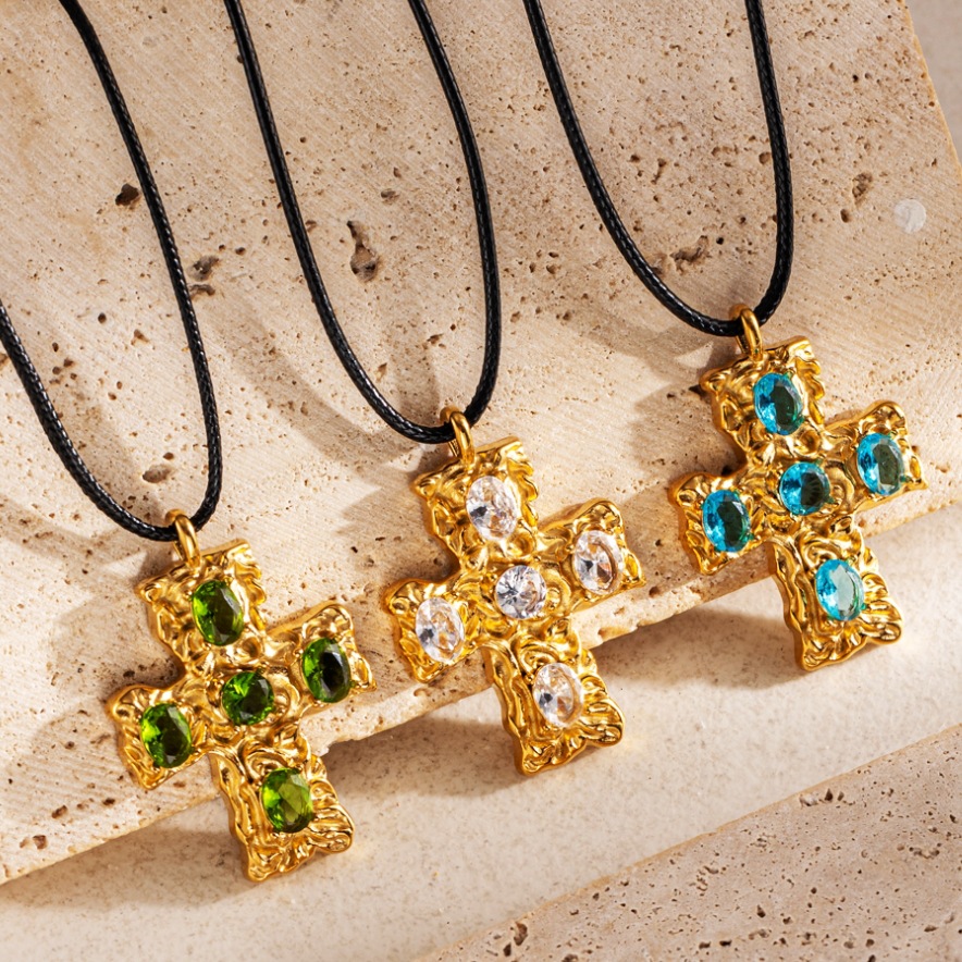 Taena Cross-border europeo y americano celebridad de Internet con el mismo estilo de acero inoxidable con collar de cruz de diamantes collar de oro de 18k con cordón de cera