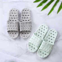 塑料家居浴室拖鞋女新款镂空防滑居家凉拖酒店洗澡地摊漏水凉鞋
