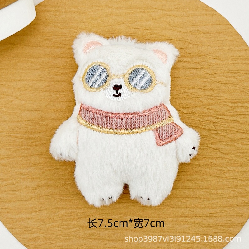 新しいかわいいスカーフシロクマブローチアクセサリー漫画ぬいぐるみサングラスクマ diy アクセサリー靴と帽子アクセサリー卸売|undefined