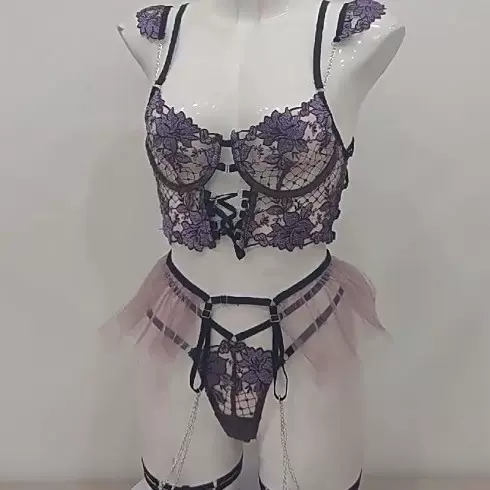 跨境货源外贸情趣内衣性感女式刺绣文胸吊带袜透视套装批发w633