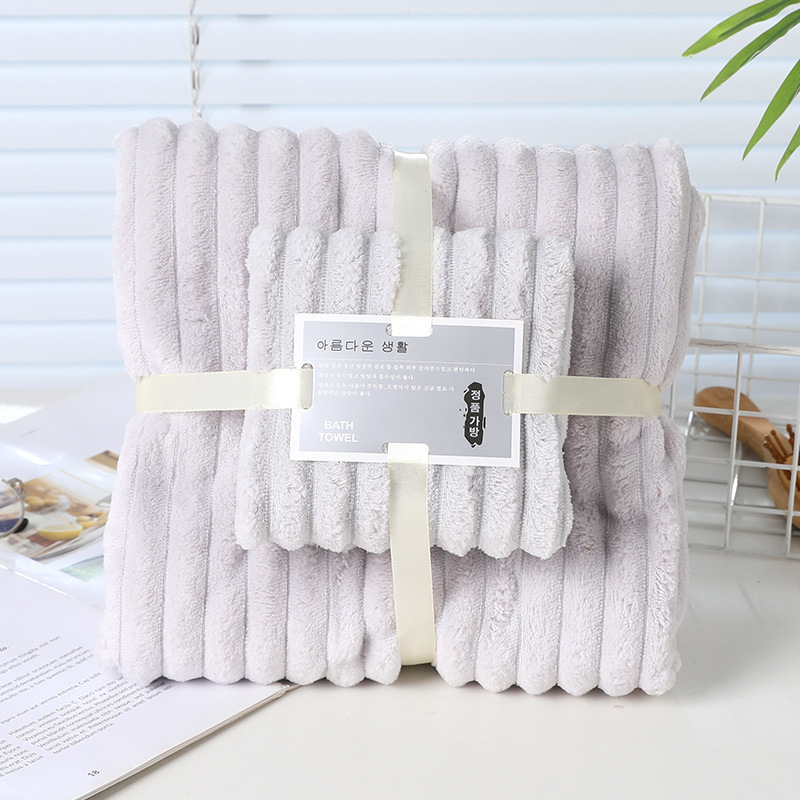 Juego de tres toallas de coral de punto por urdimbre transfronterizo, absorbentes, que no sueltan pelusa, transpirables, engrosadas, venta al por mayor personalizada.