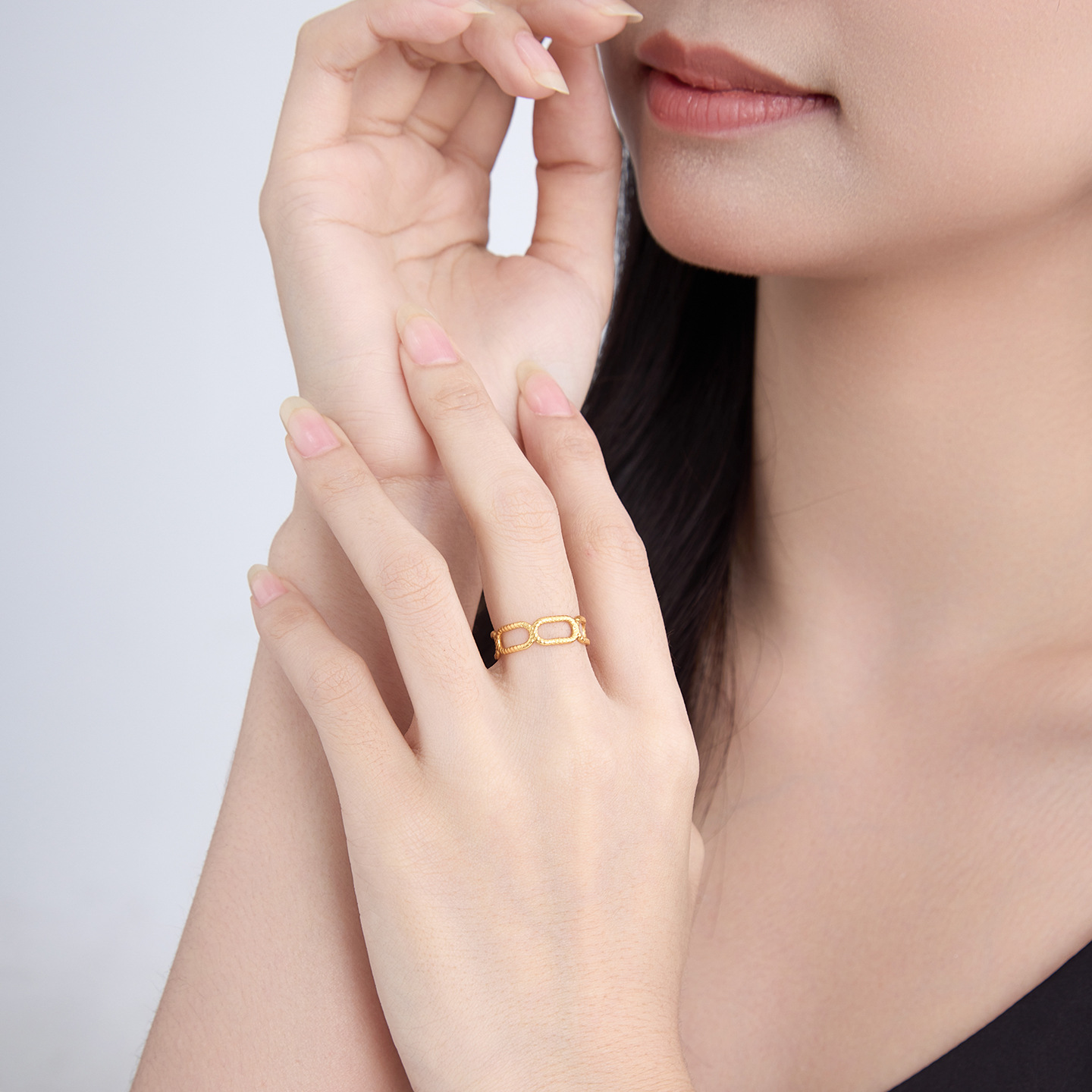 Xuping acero inoxidable 24k color abierto anillo de geometría cuadrada hueca simple nicho personalidad anillo transfronterizo europeo y americano