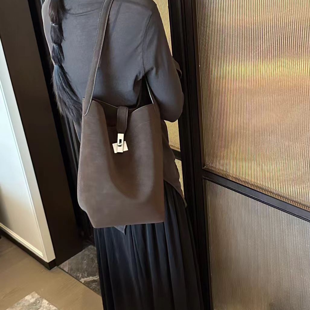 Retro Suede Bucket Bag For Women High-End Niche Vintage Tote Bag Large Capacity Commuter Shoulder Handbag - Thumbnail 3