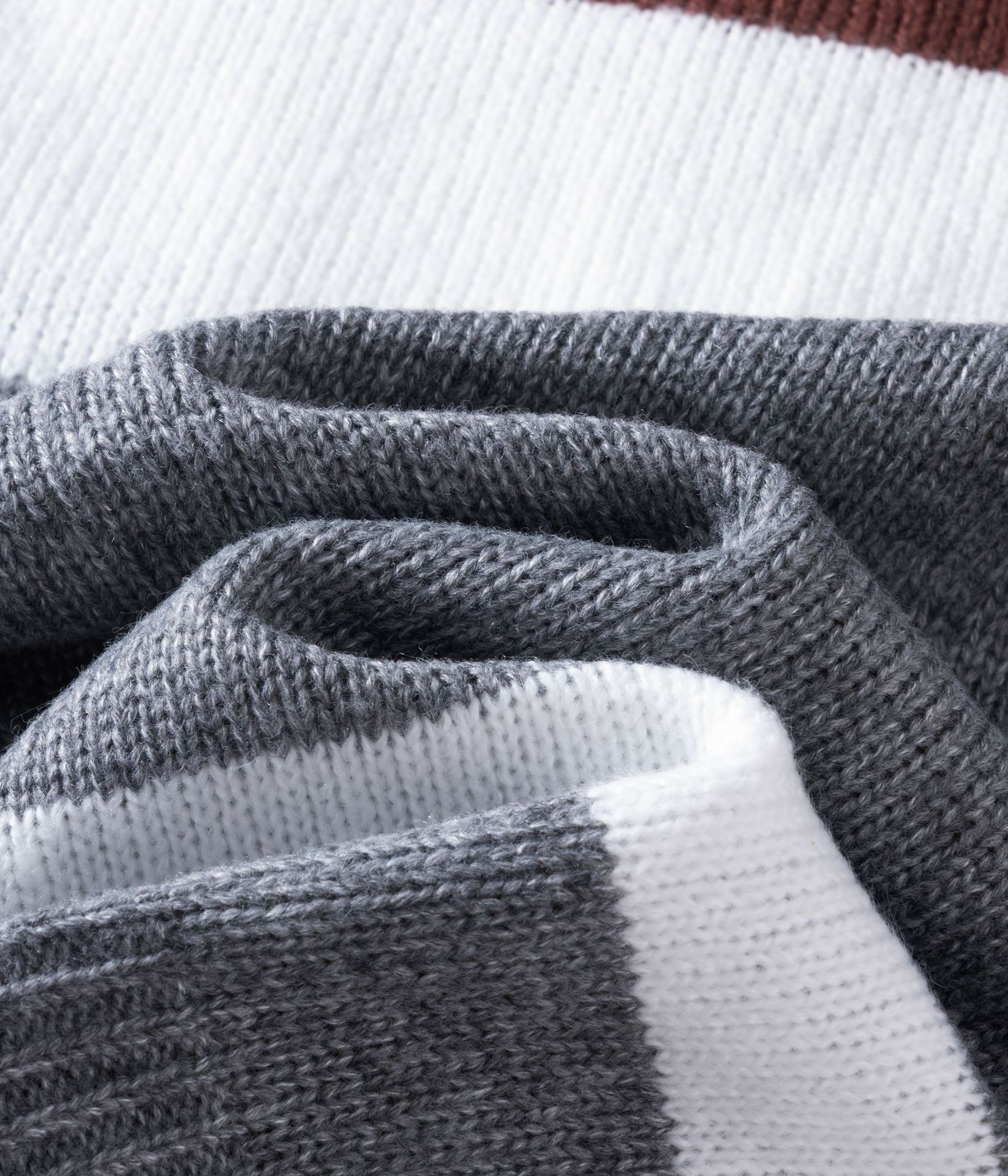 Pull en tricot à blocs de couleurs pour homme, motif torsadé rétro, manches longues, col ras du cou, tenue chaude et décontractée pour l'automne et l'hiver_voghion.com