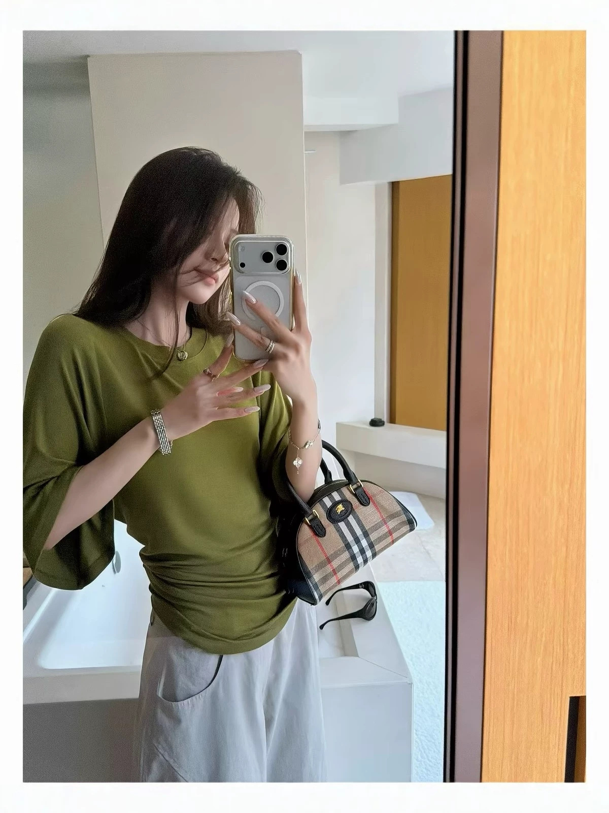 Coreano simple blanco cuello redondo camiseta de manga corta nicho diseño de cintura pliegue delgada suave brisa versátil image 5
