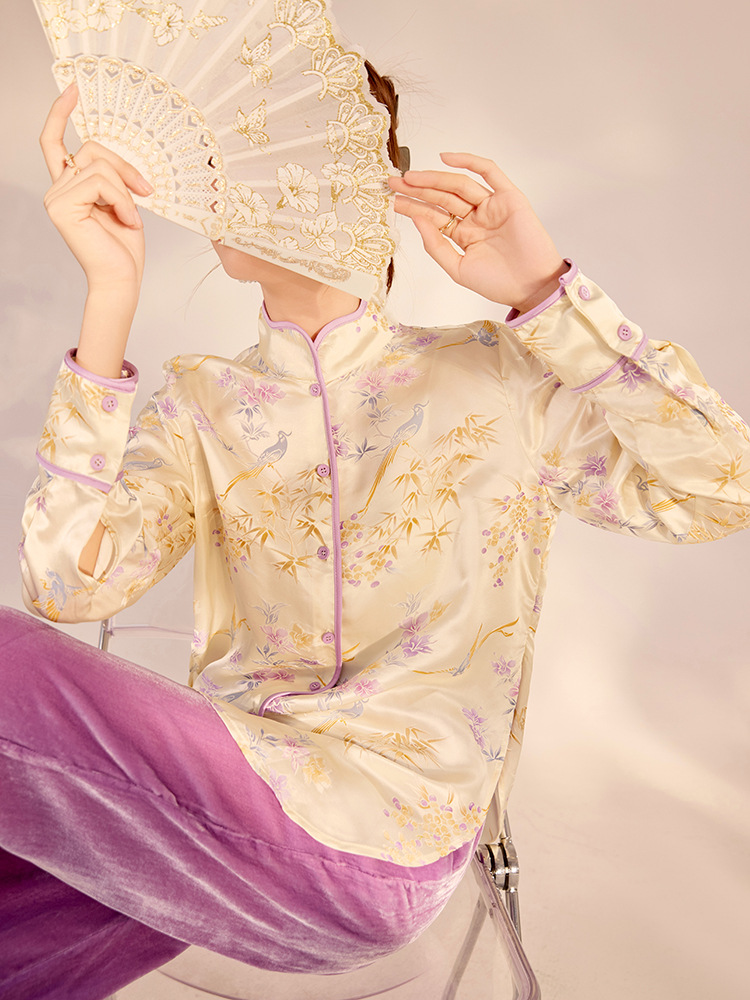 Bộ áo vest lụa tằm phong cách Trung Hoa mới cổ đứng thêu họa tiết mùa xuân 2026 — áo ghi lê, quần dài, áo sơ mi