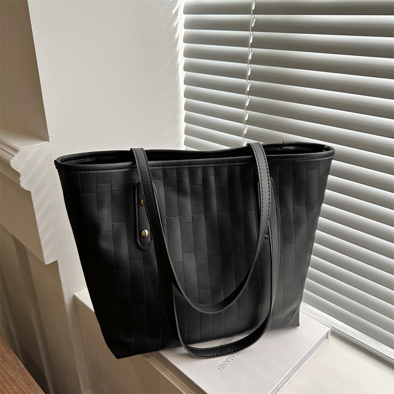 Personalidad de la bolsa de gran capacidad para mujeres invierno 2024 nueva moda mochila casual textura clase de viaje bolsa