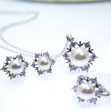 �n���¿�ѩ��������������bŮ�r�К��|΢�荃���ѩ�������b