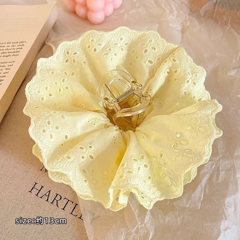 Yellow crab pin, floral print, lace dress