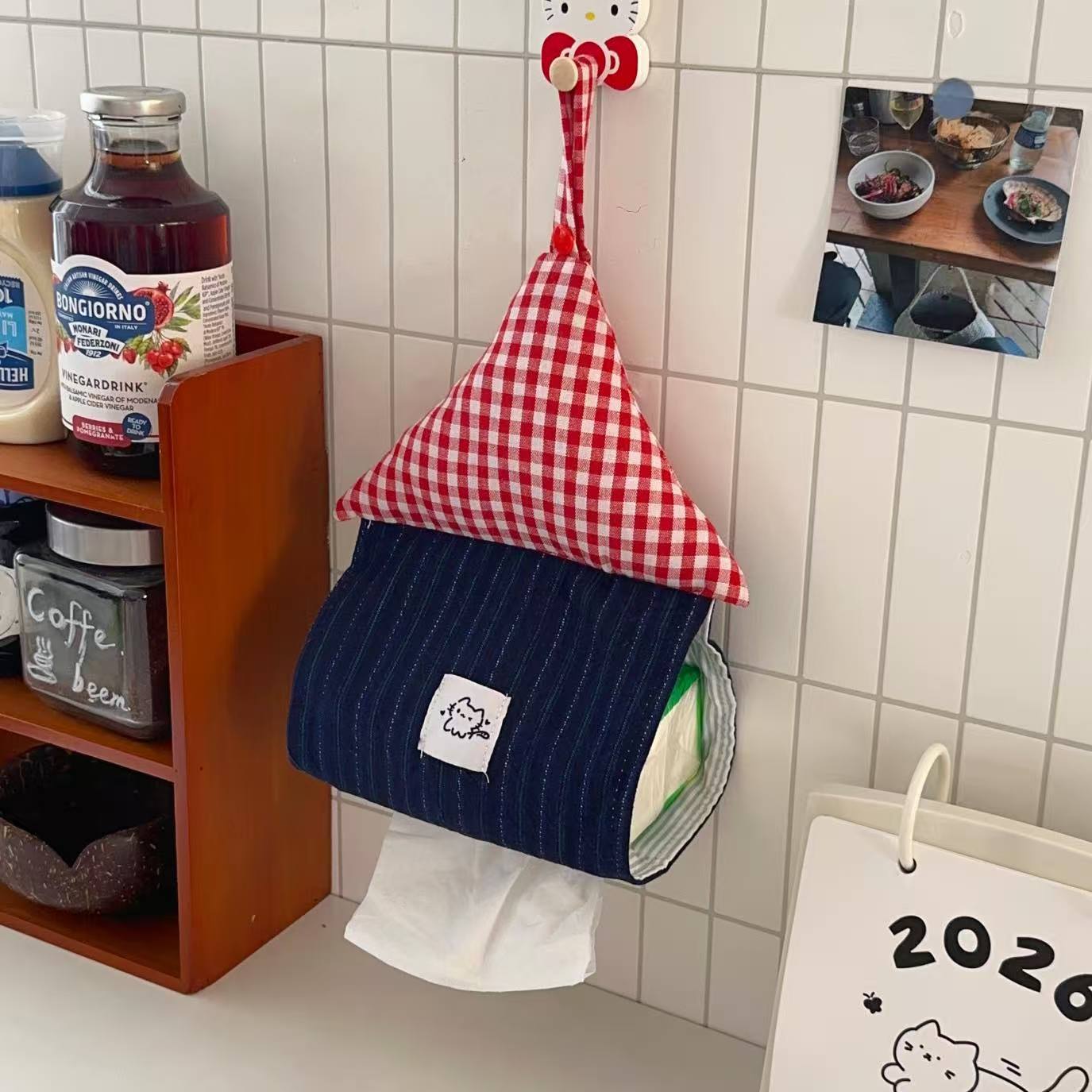 Casa pequeña creativa caja de extracción de papel dormitorio cocina doméstica caja de toallas de baño de alto valor de pared tipo bolsa de toallas de papel