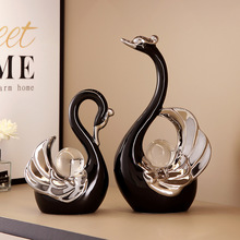 创意水晶球情侣天鹅摆件现代轻奢家居玄关客厅电视柜桌面装饰礼品