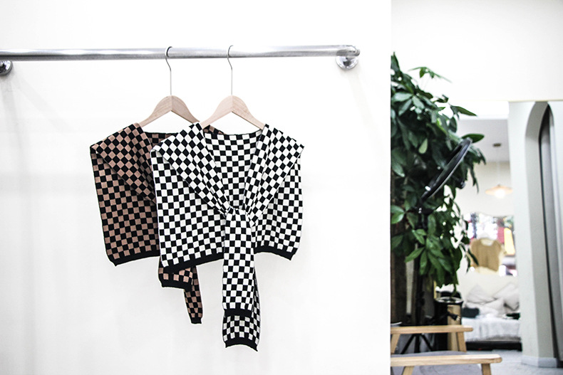 Knitted Shawl Women's Checkerboard Cape With Knotted Collar Core Yarn_voghion.com
