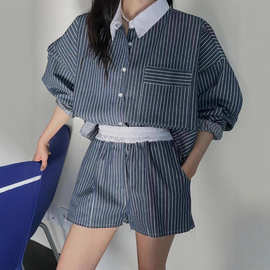 气质条纹牛仔拼色衬衫+短裤套装