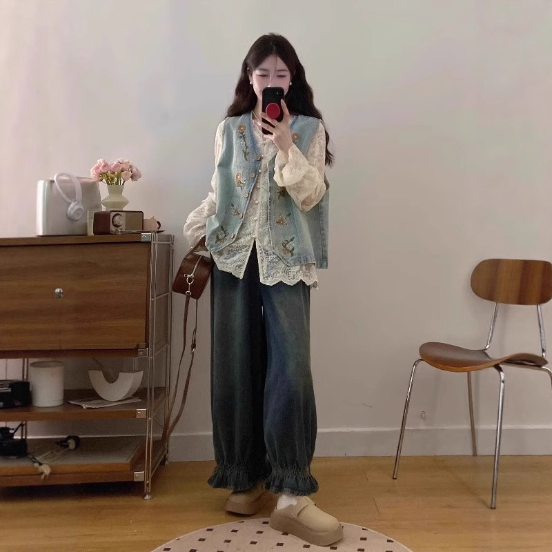 New Chinese Style Floral Embroidery Denim Vest 2025 Summer Plus Size for Chubby Women Layered Jacket A4572