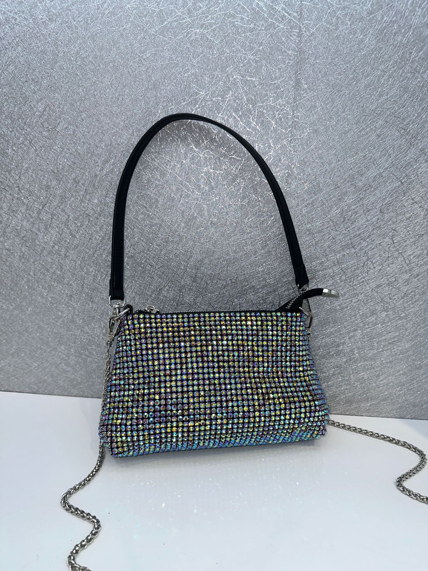 大王水ドリルのカバンの女性2024の新型の晩餐のカバンのフルドリルの手はわきの下のカバンを持ってダイヤモンドの高級感を入れます。