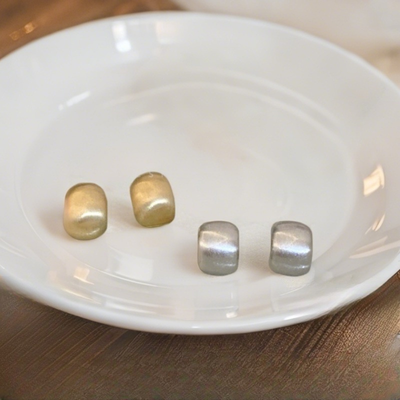 Pendientes simples brillantes cepillado europeo y americano, moda femenina, personalidad de nicho, todo fósforo, pendientes de temperamento de alta gama, pendientes al por mayor