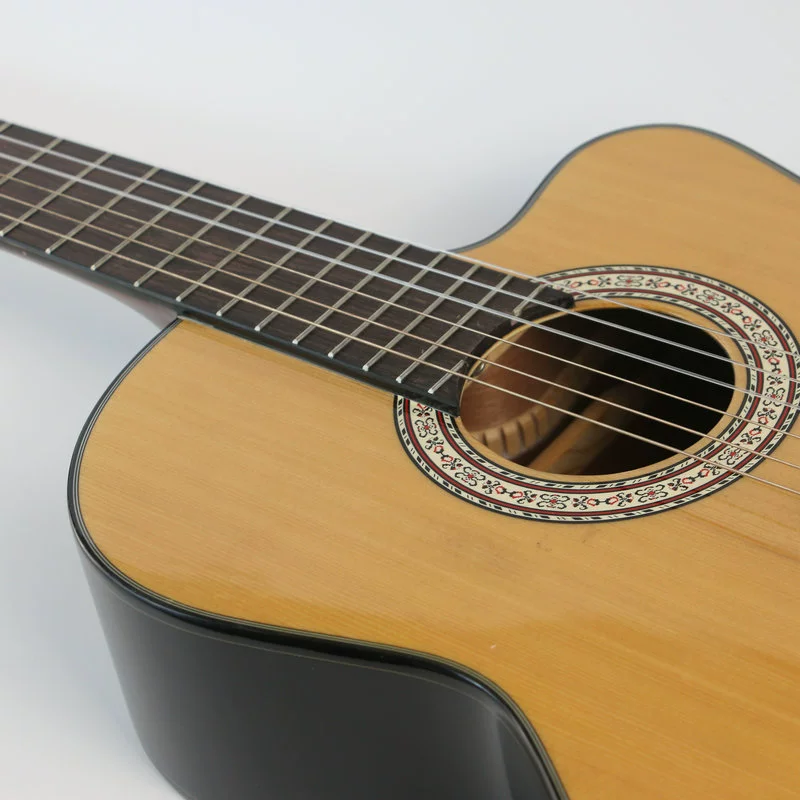 Yamaha, классическая гитара для начинающих и взрослых