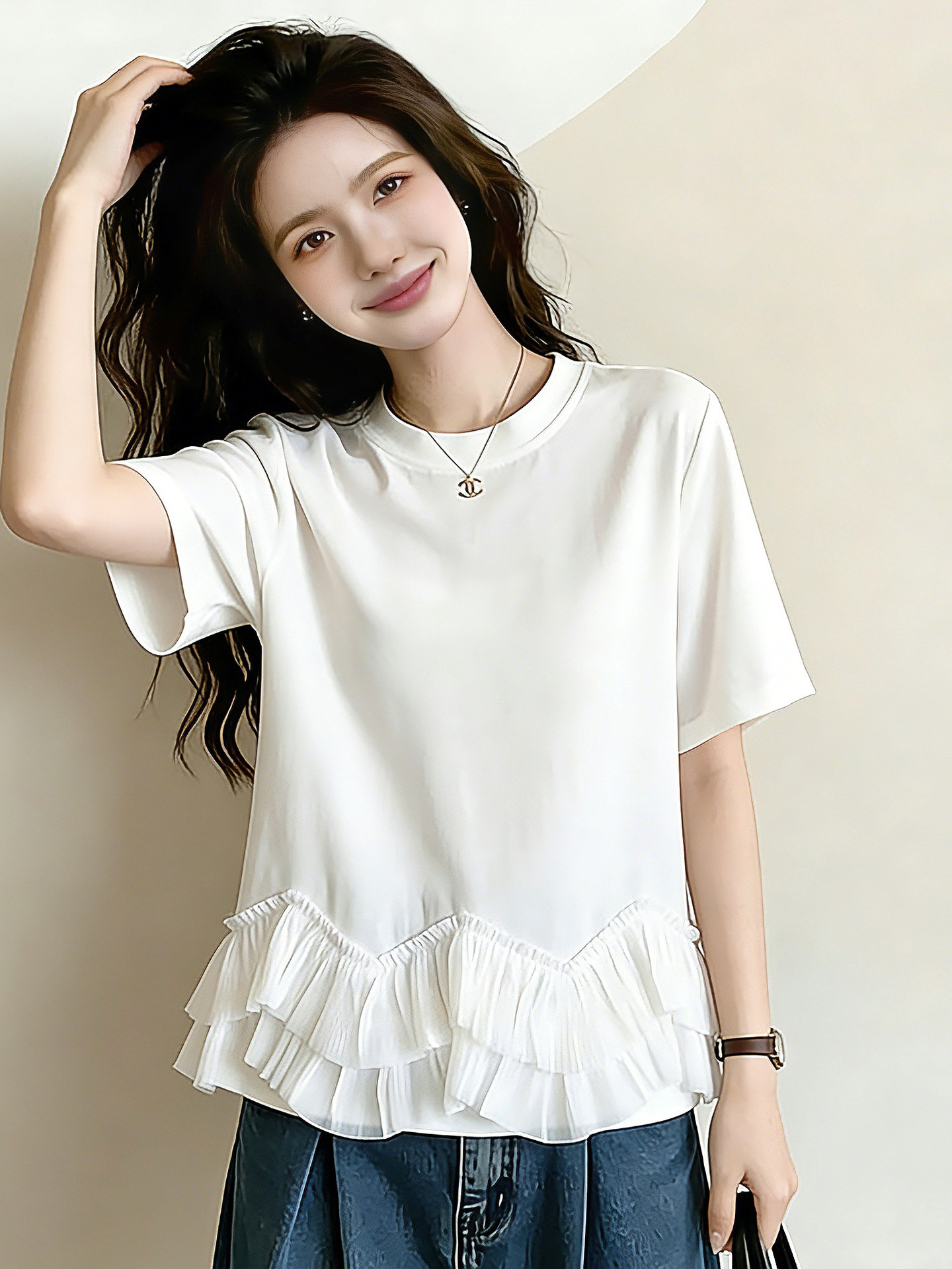 Áo thun nữ cổ tròn tay ngắn vai thẳng phối viền ren hoa — màu đen