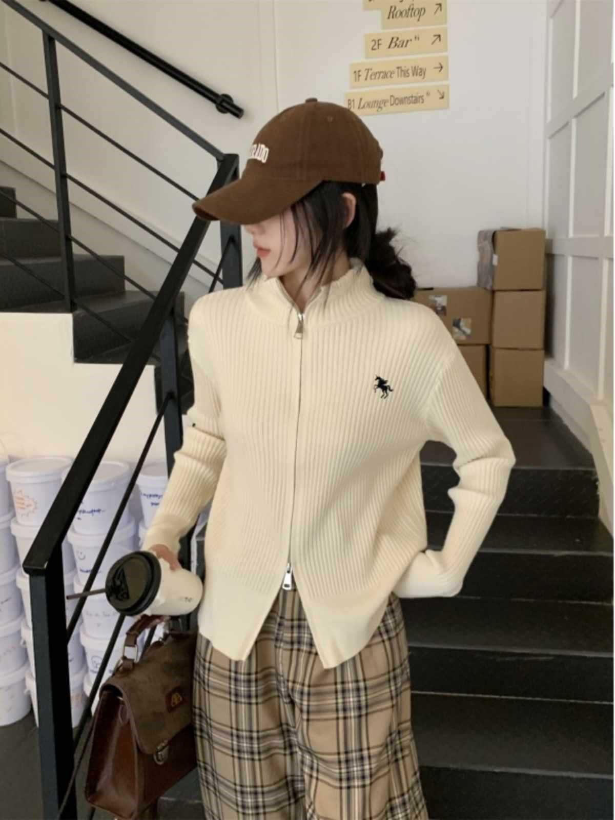Knitted demi-season cardigan with zipper