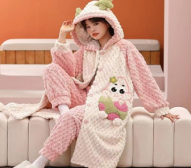 Internet celebridad nuevo Otoño e Invierno coral polar pareja Pacha fresa oso camisón traje largo engrosada entrega de apoyo